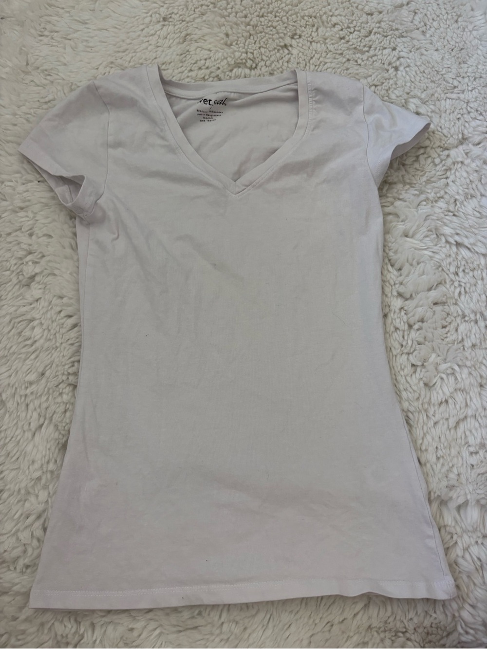 Wet Seal White V-Neck Short Sleeve Tee